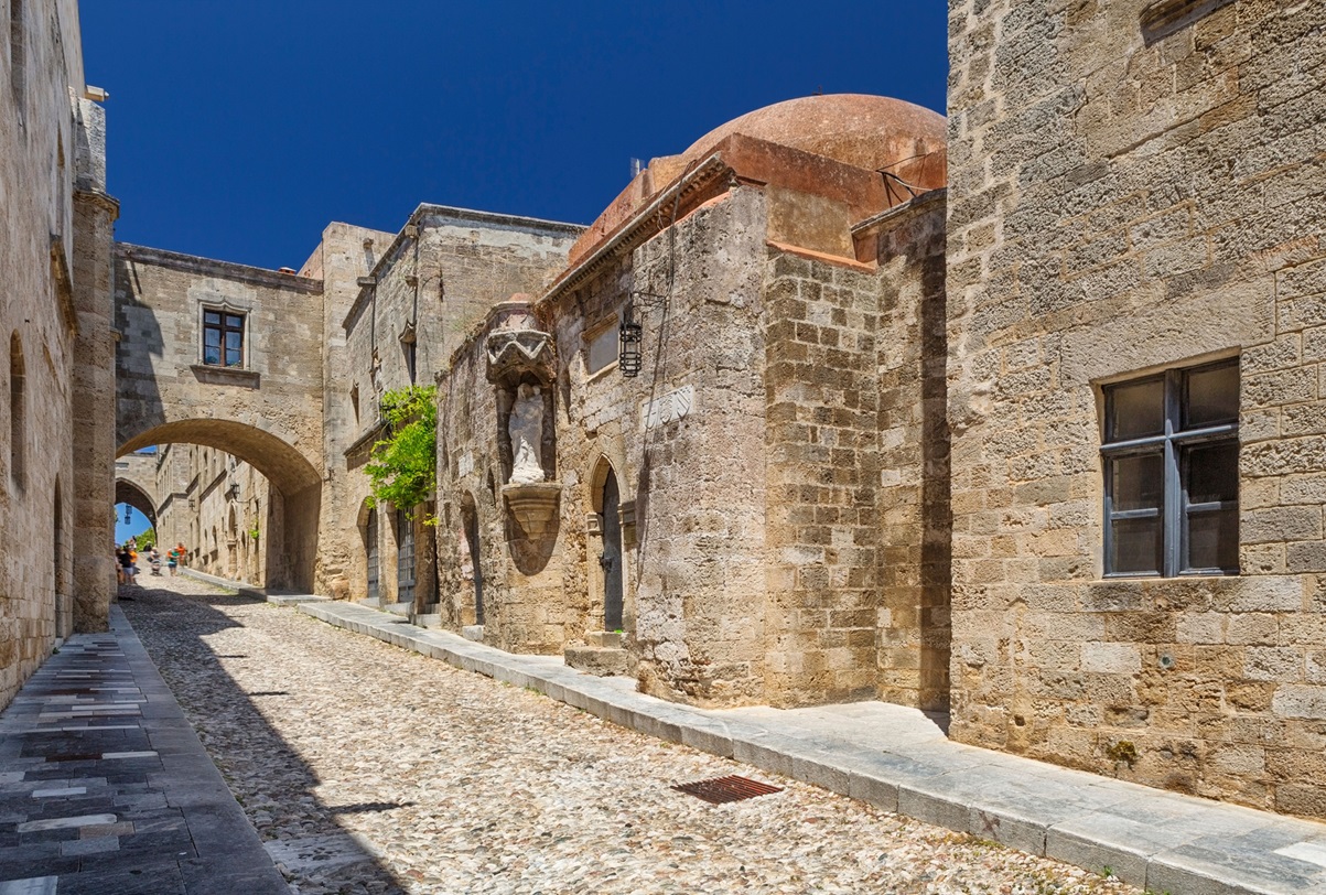 Rhodes Old Town Travel Guide: Planning Your Historic Expedition